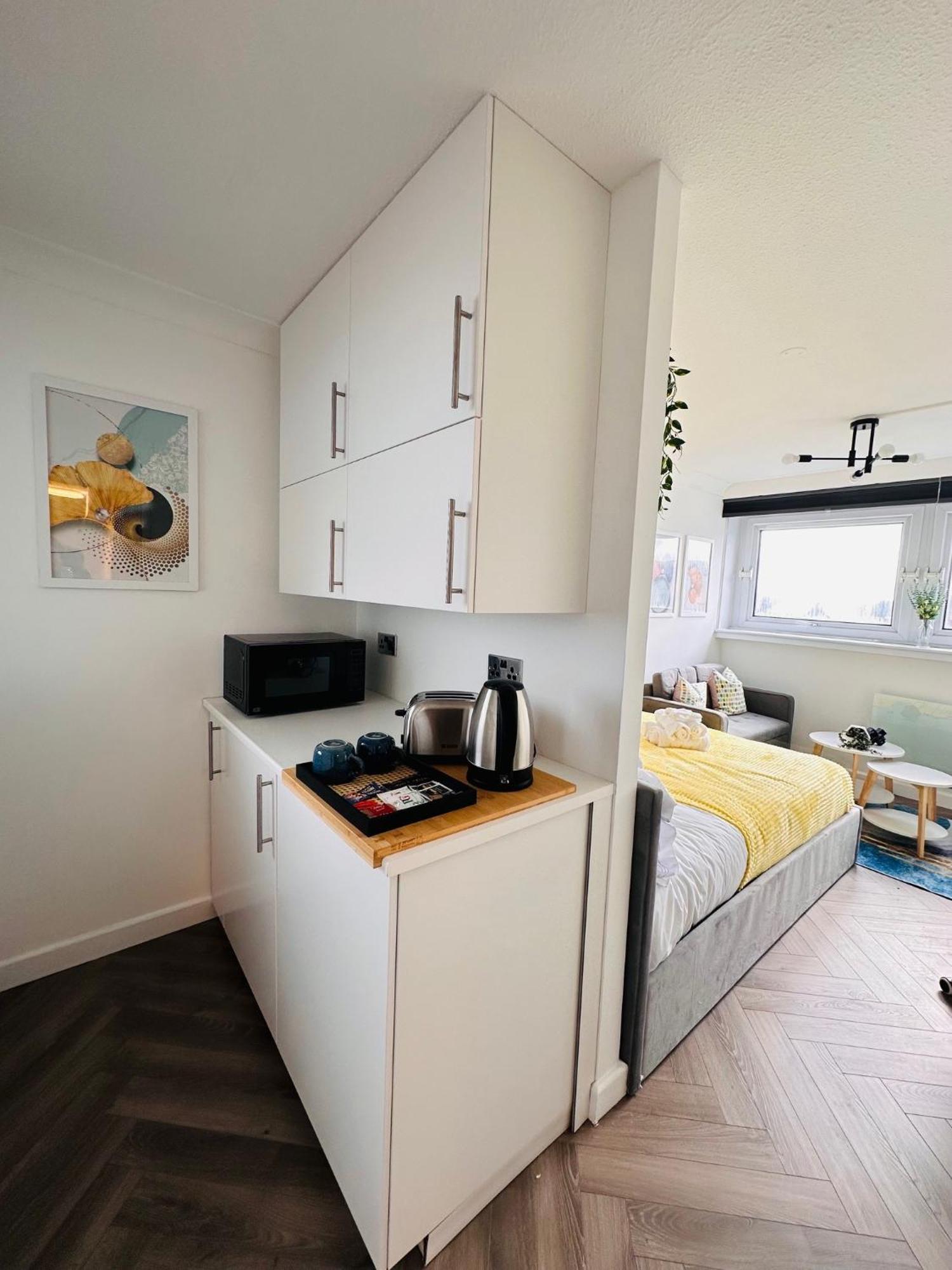 R1 - Private Room In Modern Shared Apartment, Each With Kitchenette, Central Birmingham Bagian luar foto