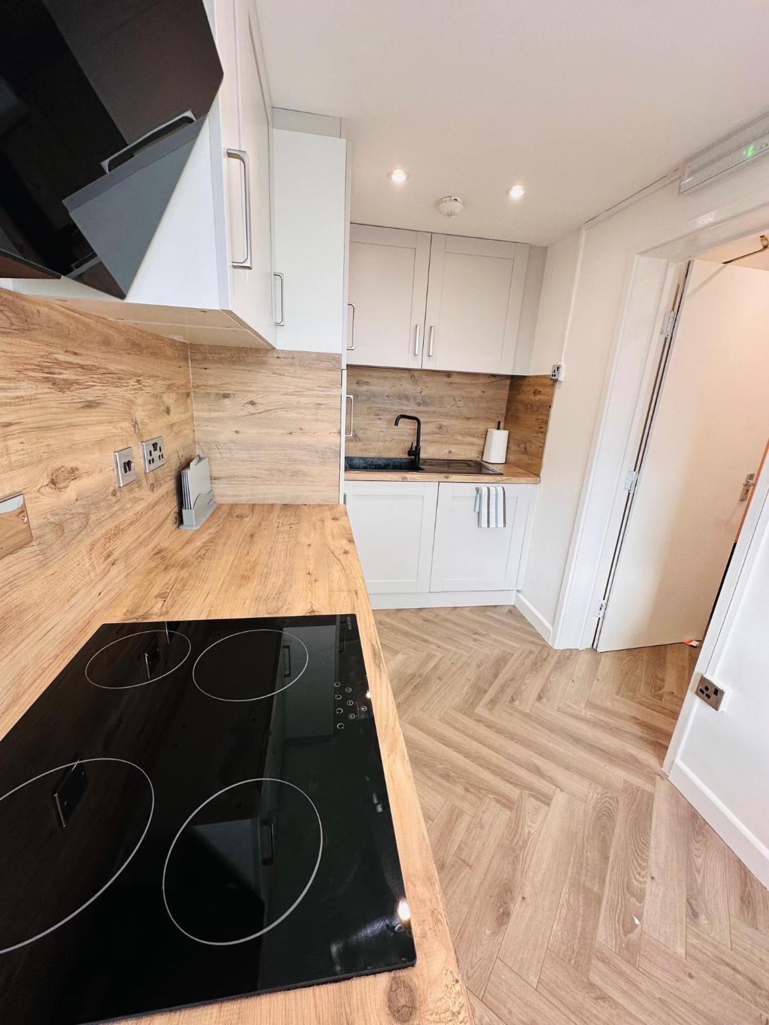 R1 - Private Room In Modern Shared Apartment, Each With Kitchenette, Central Birmingham Bagian luar foto